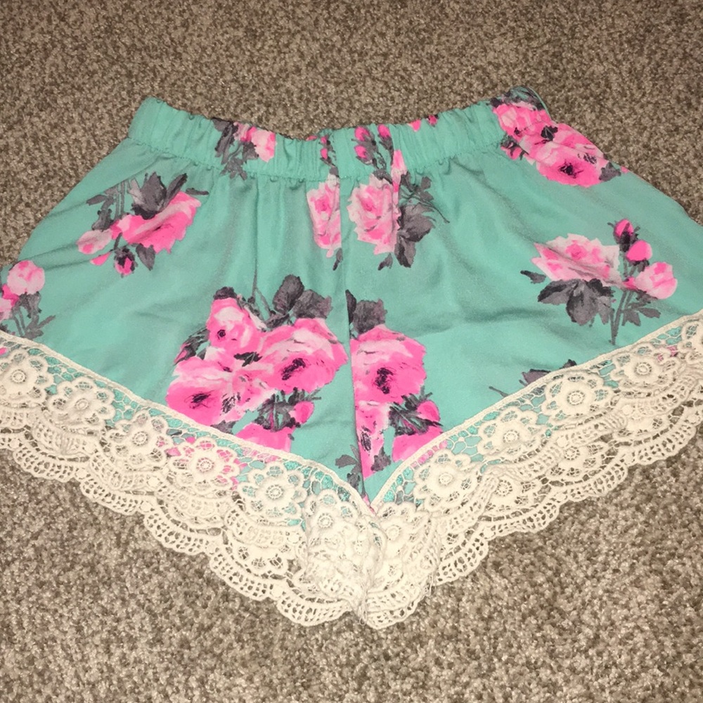 teal flower print shorts with lace trim